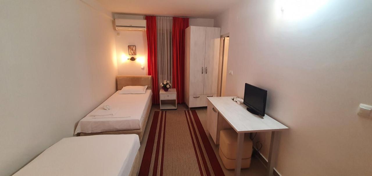 Hotel Evro Set Skopje Exterior foto