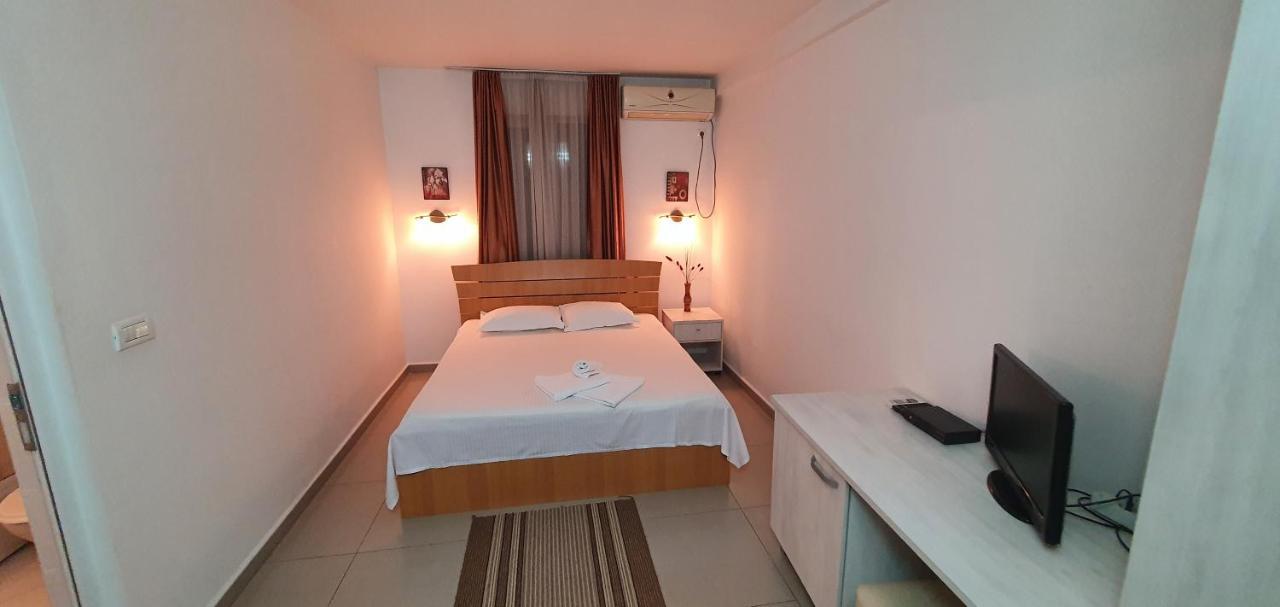 Hotel Evro Set Skopje Exterior foto